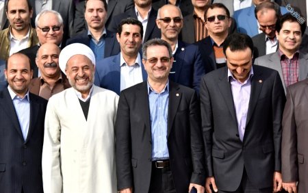 دکتر محسنی در این عکس به چه می خندد!! دکتر محسنی در این عکس به چه می خندد!!