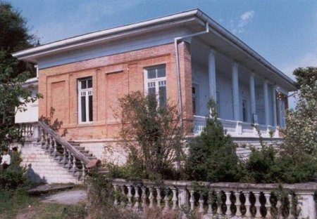 طمع رستوران چی ها به کاخ چایخوران چالوس / بی تدبیری متولیان گردشگری در کمین کاخ!