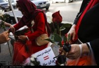 قصه دختر گل فروش چالوسی که در تهران زبانزد شده است+تصاویر