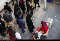 قصه دختر گل فروش چالوسی که در تهران زبانزد شده است+تصاویر