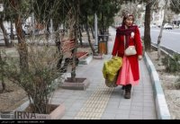 قصه دختر گل فروش چالوسی که در تهران زبانزد شده است+تصاویر