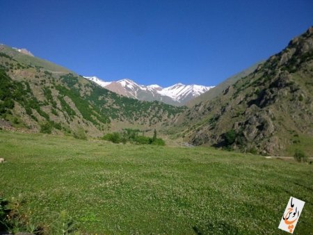 یخچال طبیعی در روستای دلیر از توابع مرزنآباد یخچال طبیعی در روستای دلیر از توابع مرزنآباد