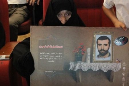 گزارشی از جشن/ دلتنگی مادر یک شهید